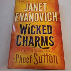 Hardcover "Wicked Charms" by Janet Evanovich Book